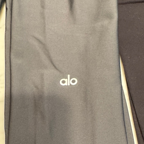 Alo Yoga Leggings Set - Multicolor - Picture 5 of 11